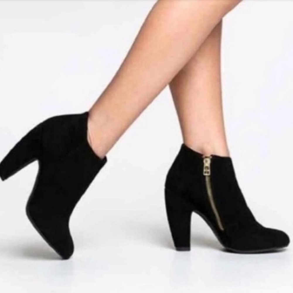 Steve Madden Black Panelope Suede Leather Booties